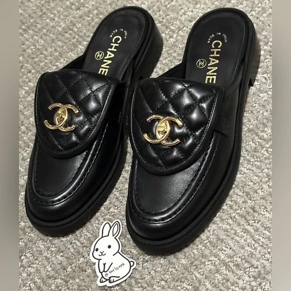 Chanel Shoes Loafers Black Quilted 25C Turnlock Mules Slides 37.5C EU NIB - Picture 4 of 11